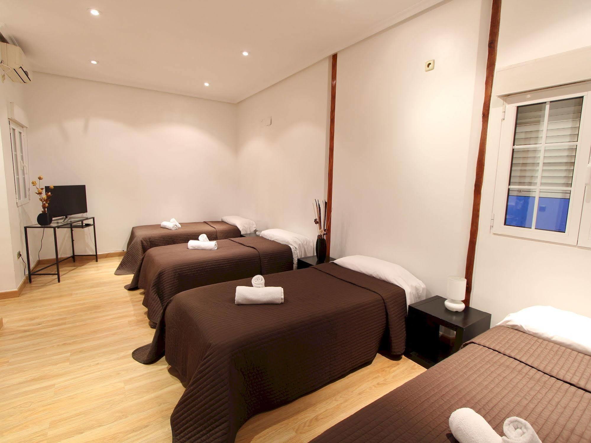 Apartamentos Good Stay Prado Madrid Exterior photo