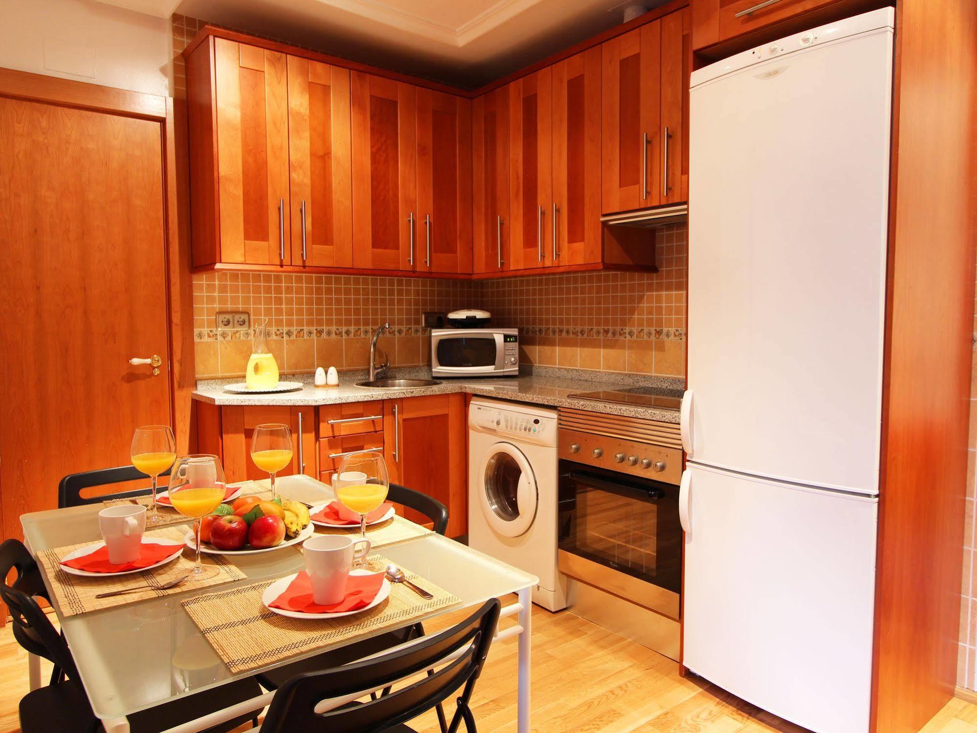 Apartamentos Good Stay Prado Madrid Exterior photo